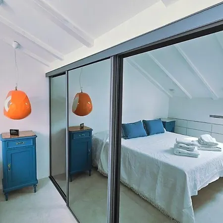 Apartment La Mansarda Di Via Niella *